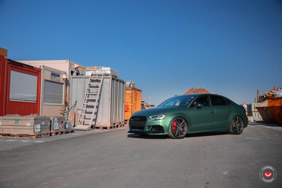  Audi RS3 Sedan on Vossen Wheels (VPS-301) 2018 года  (фото 18 из 57)
